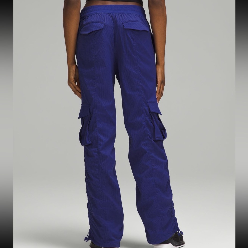 LULULEMON DANCE STUDIO RELAXED FIT MR CARGO PANTS IN LARK SZ M NWT - Picture 1 of 11